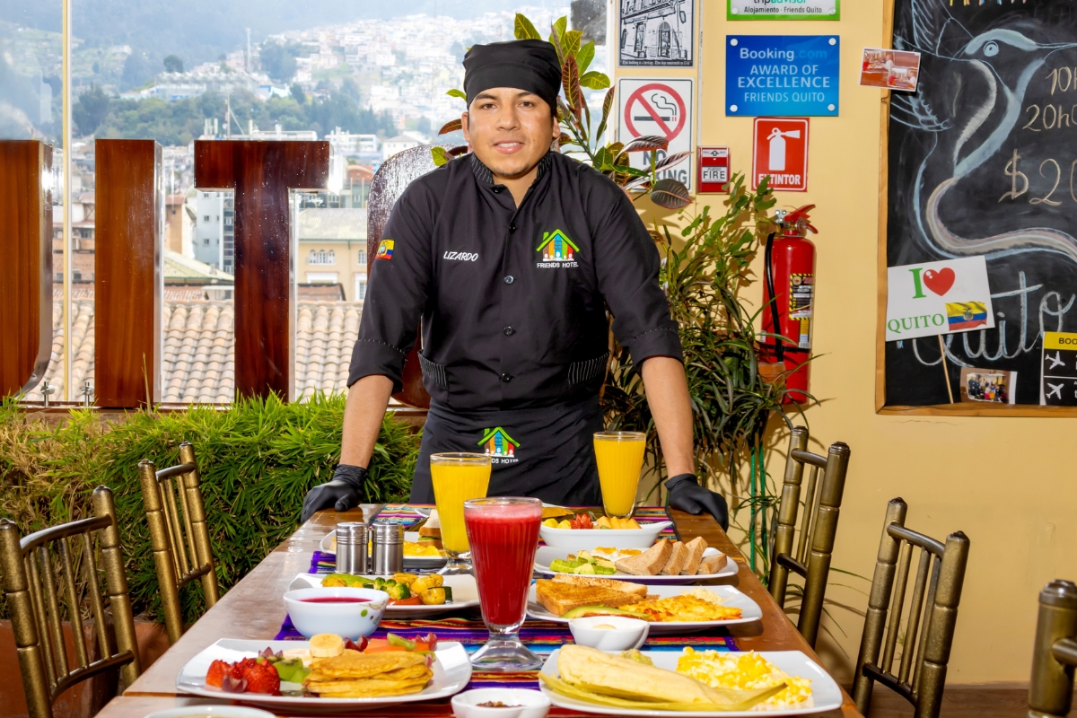 Rooftop breakfast experience in Quito